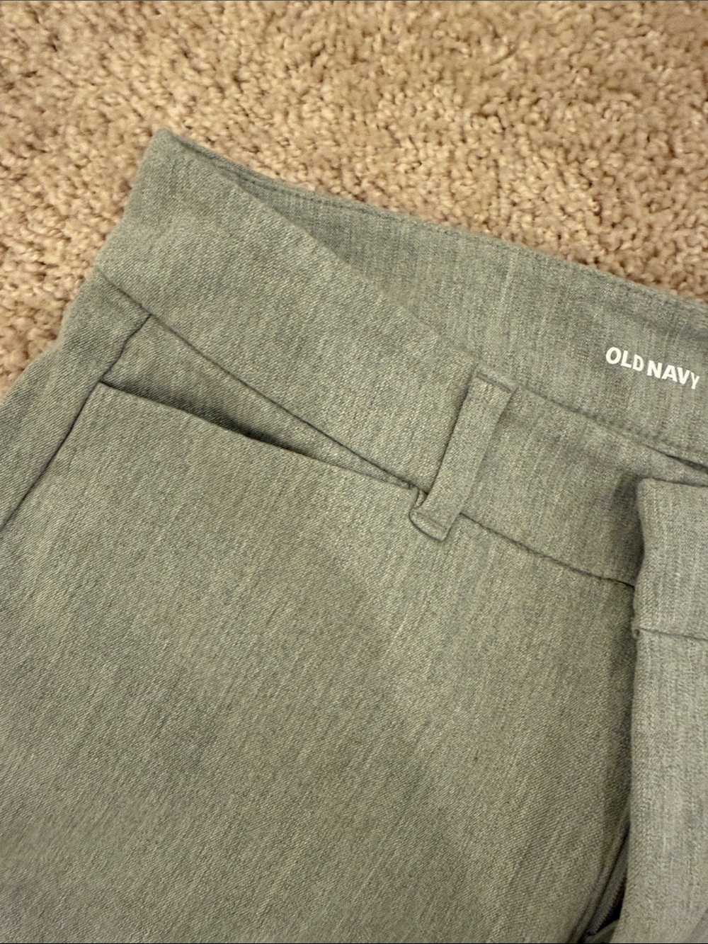 Old Navy Women’s Light Gray Pixie - Picture 4 of 6